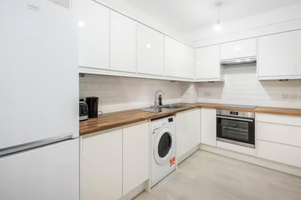 Boutique Modern Hotel Room For Two Near Tube And Bus Stations London Luaran gambar