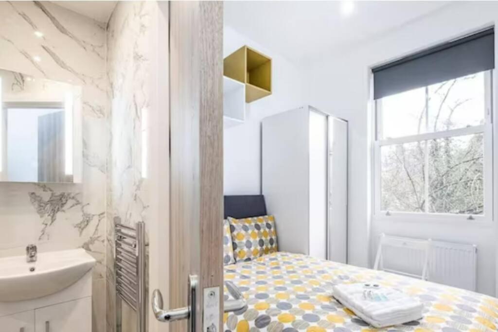 Boutique Modern Hotel Room For Two Near Tube And Bus Stations London Luaran gambar